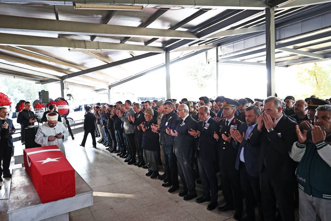 Şehit Jandarma Uzman Çavuş Yetişen son yolculuğuna uğurlandı - Resim: 4